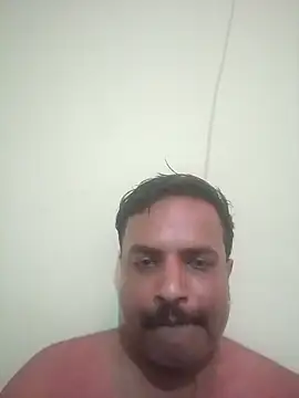 Snapshot of vardh033 chatting on 1, 10, 2025 vardh033 online show from 1, 10, 2025