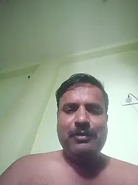 Snapshot of vardh033 chatting on 3, 10, 2025 vardh033 online show from 3, 10, 2025