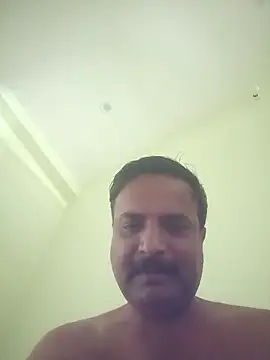 Snapshot of vardh033 chatting on 11, 10, 2025 vardh033 online show from 11, 10, 2025