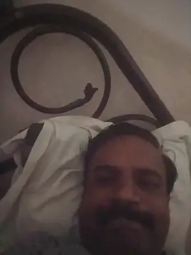 Snapshot of vardh033 chatting on 22, 10, 2025 vardh033 online show from 22, 10, 2025