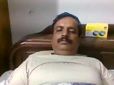 Snapshot of vardh033 chatting on 29, 10, 2025 vardh033 online show from 29, 10, 2025