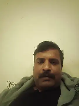 Snapshot of vardh033 chatting on 29, 10, 2025 vardh033 online show from 29, 10, 2025