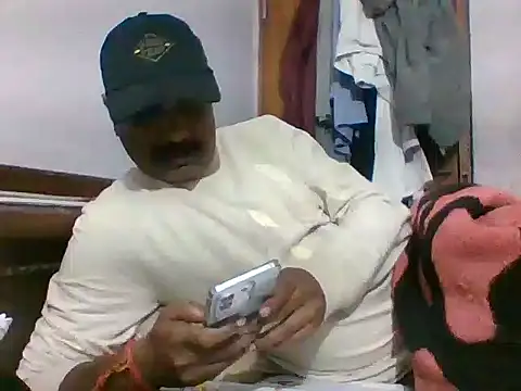 Snapshot of vardh033 chatting on 4, 11, 2025 vardh033 online show from 4, 11, 2025