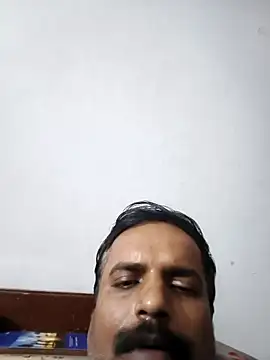 Snapshot of vardh033 chatting on 6, 11, 2025 vardh033 online show from 6, 11, 2025