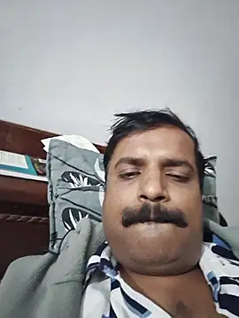 Snapshot of vardh033 chatting on 10, 11, 2025 vardh033 online show from 10, 11, 2025