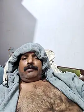 Snapshot of vardh033 chatting on 11, 11, 2025 vardh033 online show from 11, 11, 2025