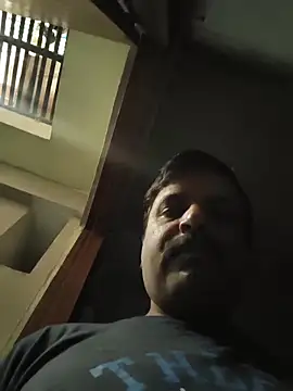 Snapshot of vardh033 chatting on 13, 11, 2025 vardh033 online show from 13, 11, 2025