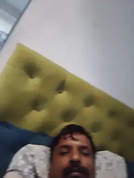 Snapshot of vardh033 chatting on 16, 11, 2025 vardh033 online show from 16, 11, 2025