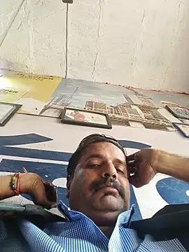 Snapshot of vardh033 chatting on 18, 11, 2025 vardh033 online show from 18, 11, 2025