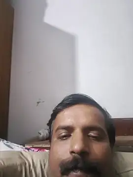 Snapshot of vardh033 chatting on 21, 11, 2025 vardh033 online show from 21, 11, 2025