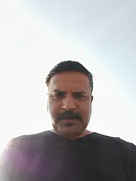 Snapshot of vardh033 chatting on 14, 12, 2025 vardh033 online show from 14, 12, 2025