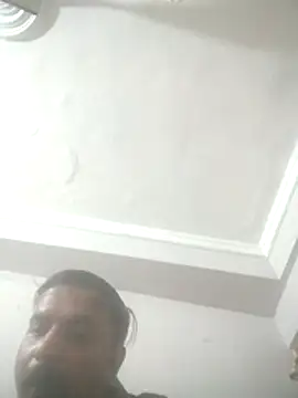 Snapshot of vardh033 chatting on 15, 12, 2025 vardh033 online show from 15, 12, 2025