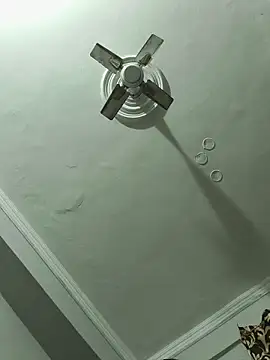 Snapshot of vardh033 chatting on 16, 12, 2025 vardh033 online show from 16, 12, 2025