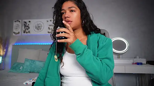 Snapshot of LibertyLust chatting on 4, 12, 2025 LibertyLust online show from 4, 12, 2025