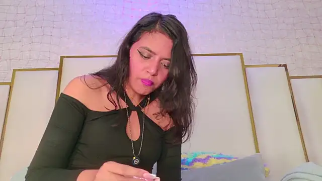 Snapshot of thalia888_ chatting on 14, 6, 2026 thalia888 online show from 14, 6, 2026