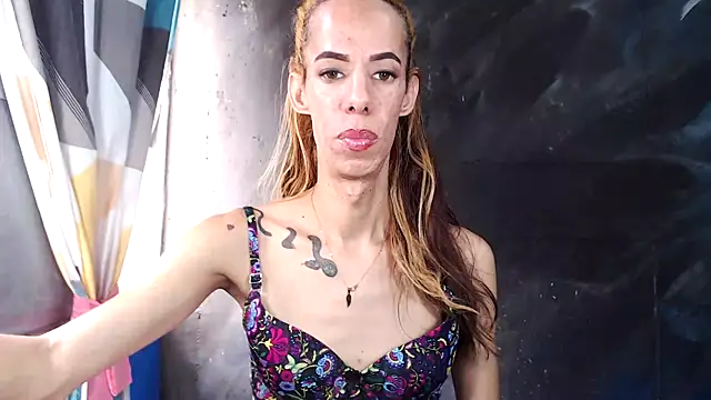 Queenmaria23cm online show from 6, 10, 2025