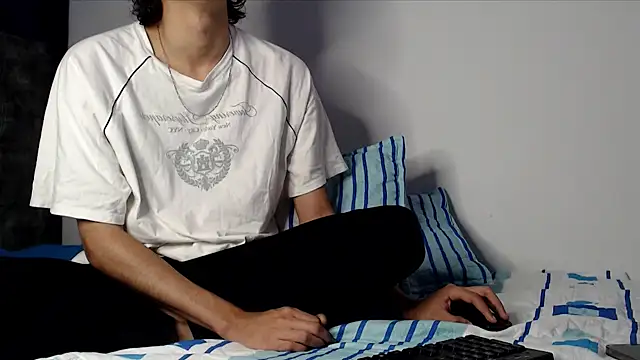 Snapshot of alexmark_ chatting on 16, 6, 2026 alexmark online show from 16, 6, 2026