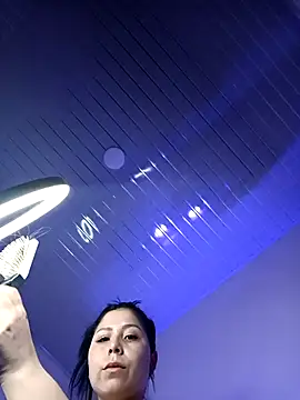 SiennaValera online show from 8, 11, 2025