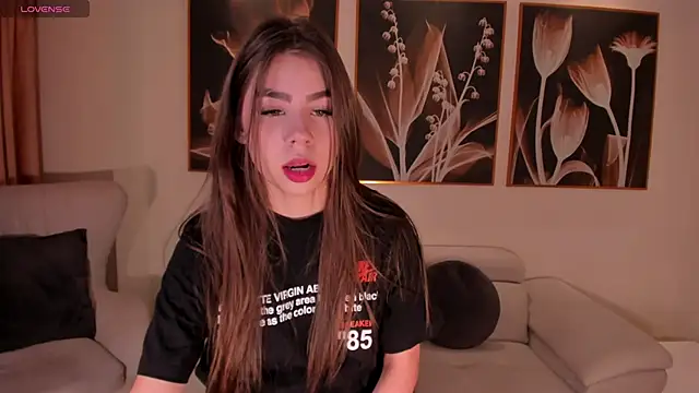 TiffannySins online show from 9, 11, 2025