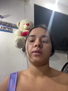 Snapshot of Luciaparker03 chatting on 20, 4, 2026 Luciaparker03 online show from 20, 4, 2026