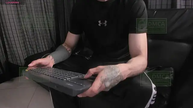 Snapshot of Mr_Klein_69 chatting on 12, 11, 2025 Mr Klein 69 online show from 12, 11, 2025