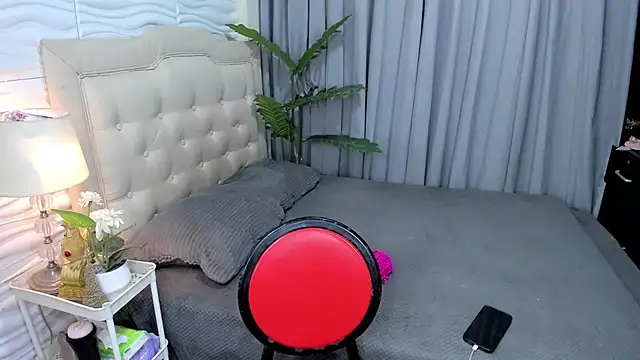 Patricia Anderson online show from 24, 11, 2025