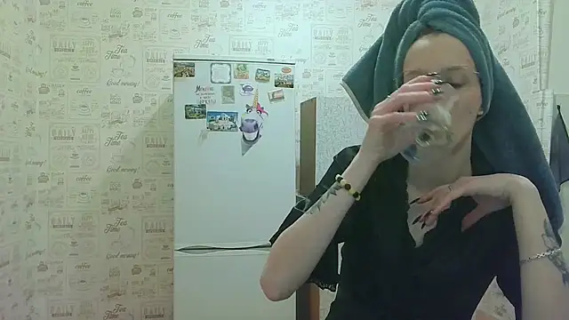 Lucy Divine online show from 3, 12, 2025