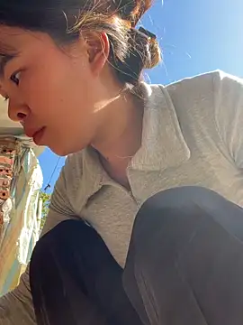 Snapshot of han-cute chatting on 28, 11, 2025 han-cute online show from 28, 11, 2025