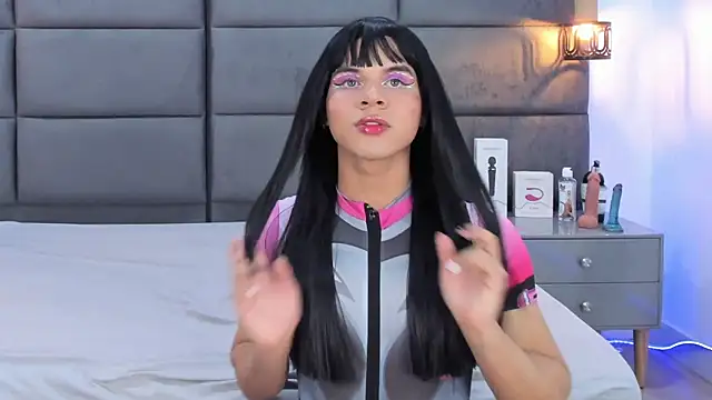 Slenna Moon online show from 7, 10, 2025