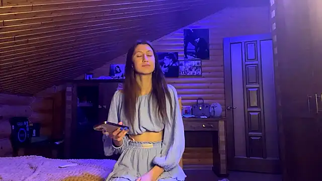 Shyselly online show from 11, 9, 2025