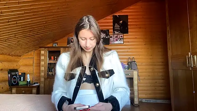 Shyselly online show from 13, 9, 2025