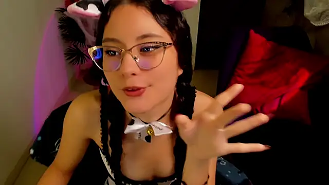 Krysten Riter online show from 15, 10, 2025