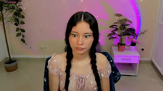 Krysten Riter online show from 25, 2, 2026