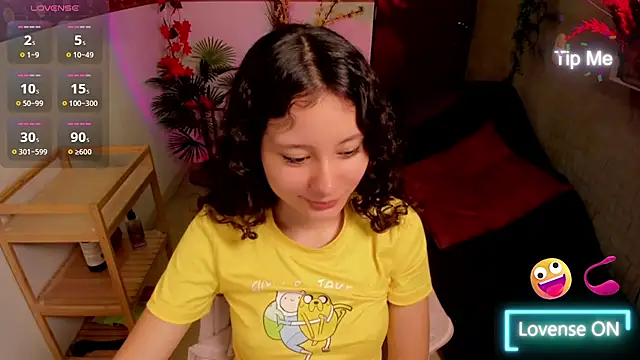 Snapshot of Krysten_Riter chatting on 22, 7, 2026 Krysten Riter online show from 22, 7, 2026