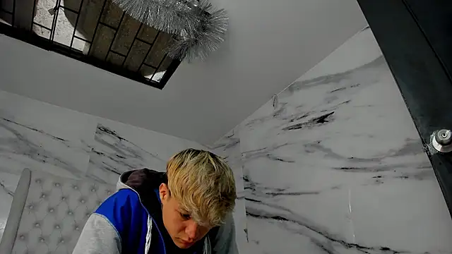 Ari and Storm online show from 17, 9, 2025