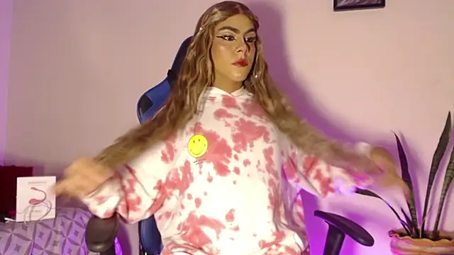 Snapshot of Antonella_copper chatting on 7, 11, 2025 Antonella copper online show from 7, 11, 2025