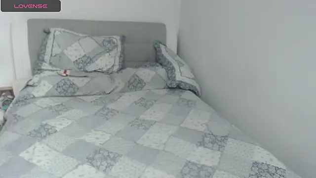 sophie lopez1 online show from 25, 1, 2025