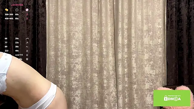Snapshot of lady_linaa chatting on 8, 10, 2025 lady linaa online show from 8, 10, 2025