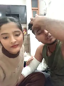 Snapshot of romantic_couple1 chatting on 21, 12, 2025 romantic couple1 online show from 21, 12, 2025