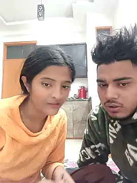 Snapshot of romantic_couple1 chatting on 6, 1, 2026 romantic couple1 online show from 6, 1, 2026