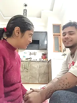 Snapshot of romantic_couple1 chatting on 9, 1, 2026 romantic couple1 online show from 9, 1, 2026