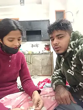 Snapshot of romantic_couple1 chatting on 11, 1, 2026 romantic couple1 online show from 11, 1, 2026