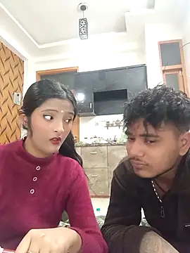 Snapshot of romantic_couple1 chatting on 3, 2, 2026 romantic couple1 online show from 3, 2, 2026