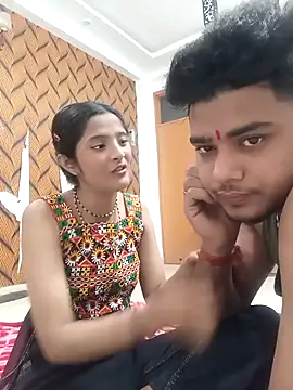 Snapshot of romantic_couple1 chatting on 17, 2, 2026 romantic couple1 online show from 17, 2, 2026