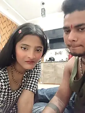 Snapshot of romantic_couple1 chatting on 19, 2, 2026 romantic couple1 online show from 19, 2, 2026