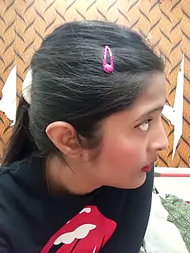 Snapshot of romantic_couple1 chatting on 25, 2, 2026 romantic couple1 online show from 25, 2, 2026