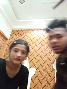 Snapshot of romantic_couple1 chatting on 28, 2, 2026 romantic couple1 online show from 28, 2, 2026