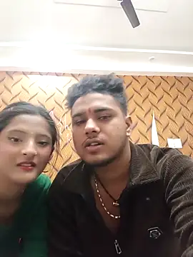 Snapshot of romantic_couple1 chatting on 5, 3, 2026 romantic couple1 online show from 5, 3, 2026