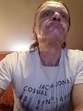 Snapshot of Kuba_Gd chatting on 8, 11, 2025 Kuba Gd online show from 8, 11, 2025