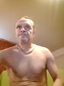 Snapshot of Kuba_Gd chatting on 4, 12, 2025 Kuba Gd online show from 4, 12, 2025